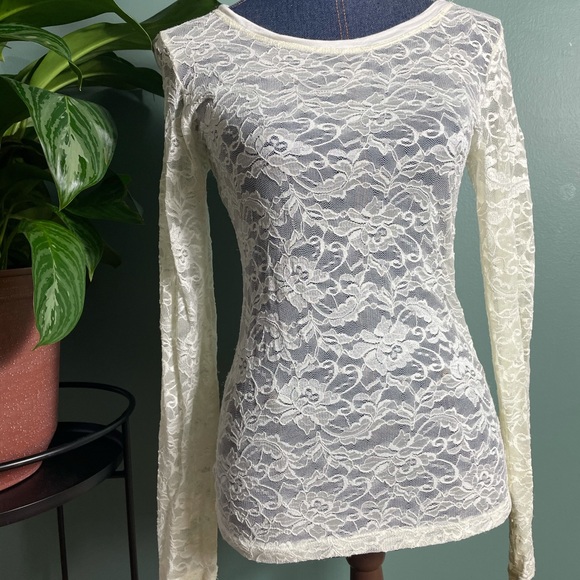 Forever 21 Tops - Forever 21 All Over Lace Long Sleeve Crew Neck Top